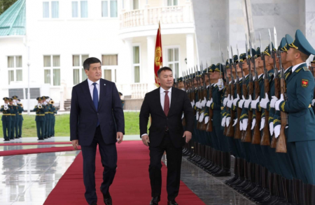 Монгол Улсын Ерөнхийлөгч Х.Баттулгыг Бүгд Найрамдах Киргиз улсын Ерөнхийлөгч С.Ш.Жээнбеков албан ёсоор угтлаа
